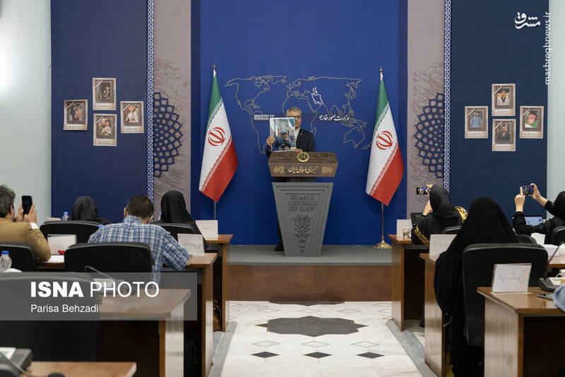 تصاویر شهدای غیر نظامی ایران در نشست خبری بقایی 14
