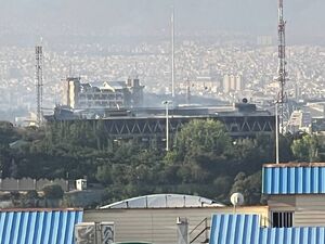 عکس/حریق ساختمان شیشه‌ای تلویزیون مهار شد