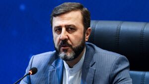 غریب‌آبادی: تمام گزینه‌های ایران روی میز است / متجاوز را باید سر جای خود نشاند