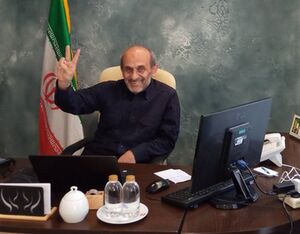 بازگشت رئیس رسانه ملی به پشت میز خود پس از حمله اسرائیل به ساختمان شیشه ای+ عکس