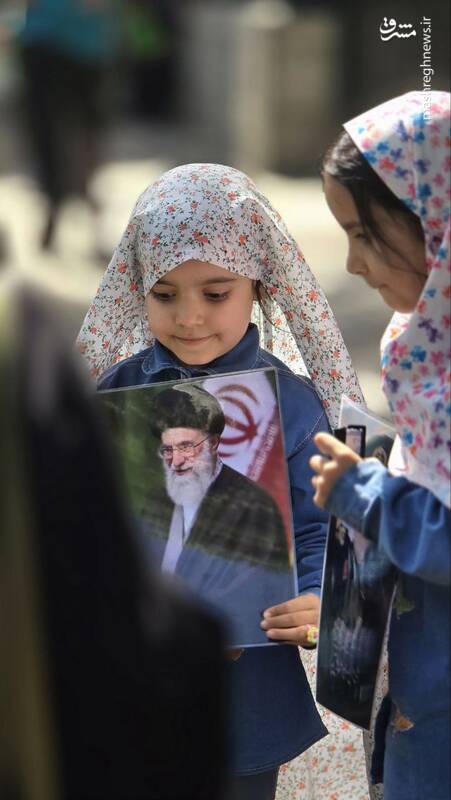 همه پای ایران ایستاده‌اند
