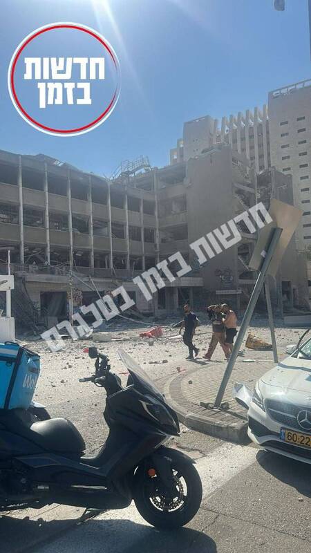 عکس/ انهدام چندمین مقر امنیتی اسرائیل در حملات موشکی ایران