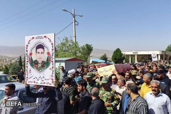 تشییع پیکر سه شهید ارتش در خرمآباد +عکس