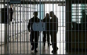 برقراری ارتباط زندانیان زندان اوین با خانواده‌های خود