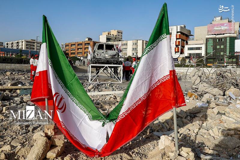 عکس / گلباران آمبولانس هدفقرارگرفته شده در میدان هفتتیر 23