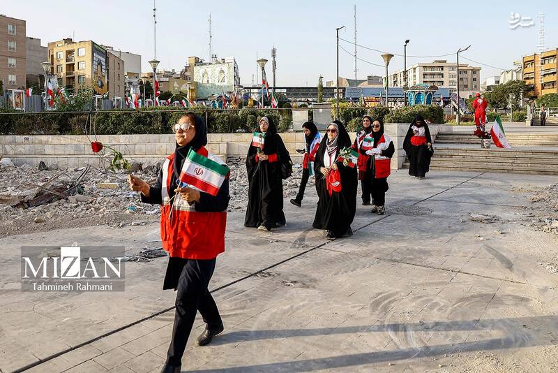 عکس / گلباران آمبولانس هدفقرارگرفته شده در میدان هفتتیر 11