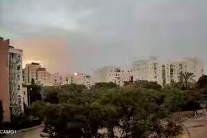 برخورد یک موشک به اسرائیل