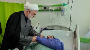 عکس/ عیادت اژه‌ای از مجروحان حمله صهیونیست‌ها به زندان اوین