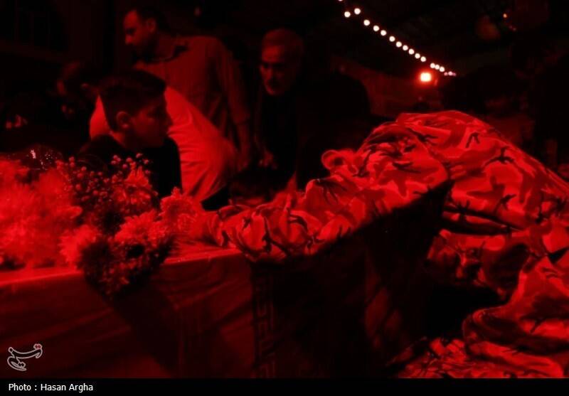 وداع باشکوه زنجانی‌ها با پیکر ۳ پاسدار شهید +عکس