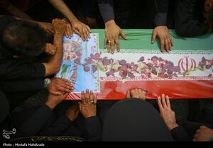 وداع باشکوه مردم قم با شهید مبارزه با صهیونیستها + عکس
