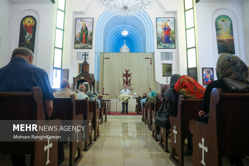 تجمع مسیحیان در حمایت از نیروهای مسلح ایران