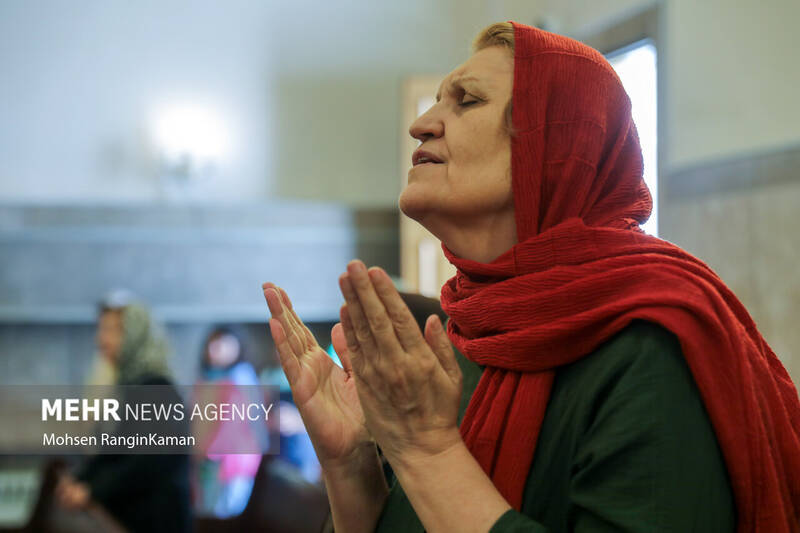 تجمع مسیحیان در حمایت از نیروهای مسلح ایران