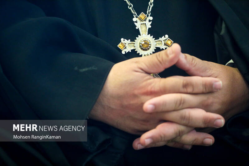 تجمع مسیحیان در حمایت از نیروهای مسلح ایران