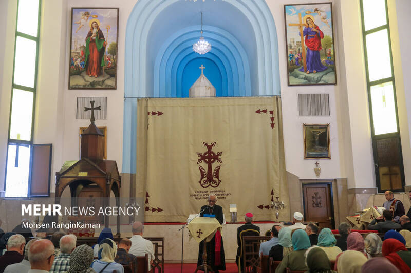 تجمع مسیحیان در حمایت از نیروهای مسلح ایران