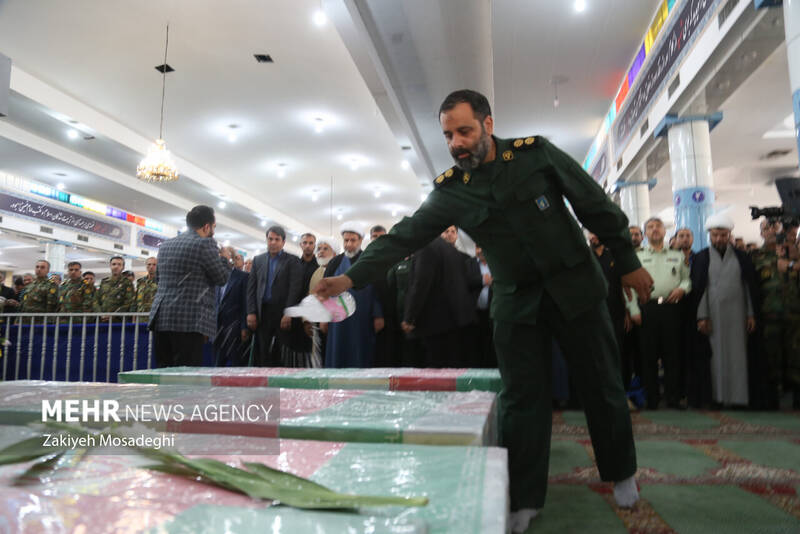 تشییع پیکر مطهر شهدای حملات رژیم صهیونیستی در کرمان