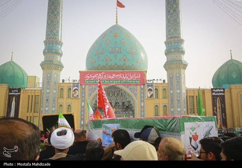 وداع باشکوه مردم قم با شهید مبارزه با صهیونیست‌ها +عکس