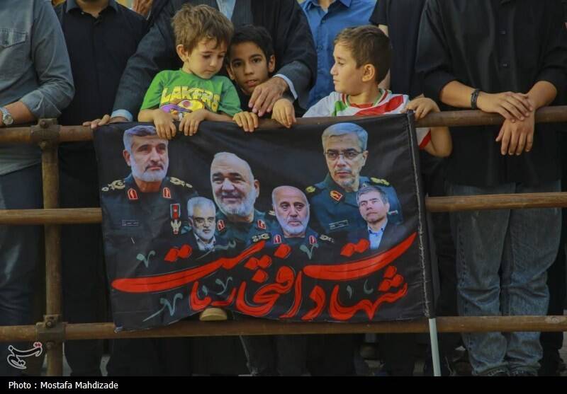 وداع باشکوه مردم قم با شهید مبارزه با صهیونیستها + عکس 37