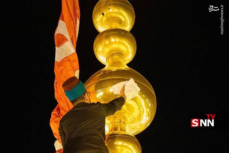 غبار روبی گنبد امام حسین (ع) در آستانه محرم الحرام