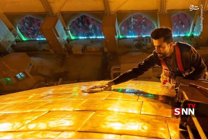 غبار روبی گنبد امام حسین (ع) در آستانه محرم الحرام