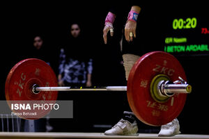 مجمع فدراسیون وزنهبرداری به تعویق افتاد