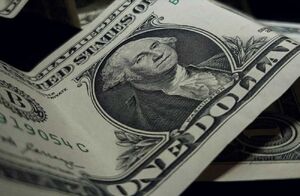 دلار جهانی به کف قیمت چند ساله سقوط کرد