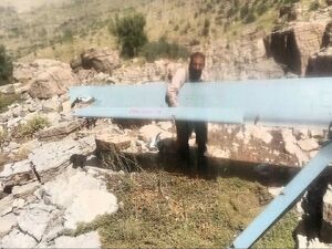 مرد روستایی لر این بار با شکار هرمس از کوه برگشت