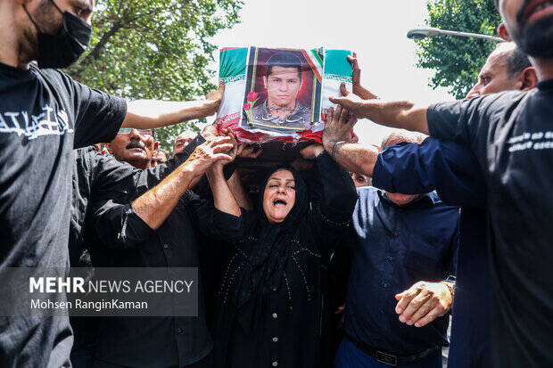 مراسم باشکوه تشییع شهیدان نوری و ستاره؛ اتحاد ملی و تداوم مقاومت