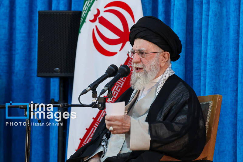 ايران،رهبر،آمريكا،تسليم،اسرائيل،ايرانيان،حملات