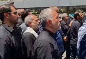 فیلم / حضور وزیر آموزش و پرورش در مراسم تشییع برادر شهیدش