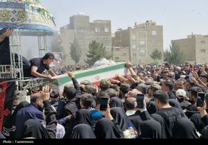 تشییع باشکوه سه شهید مدافع وطن بر دستان هزاران اسلامشهری +عکس تشییع باشکوه سه شهید مدافع وطن بر دستان هزاران اسلامشهری +عکس