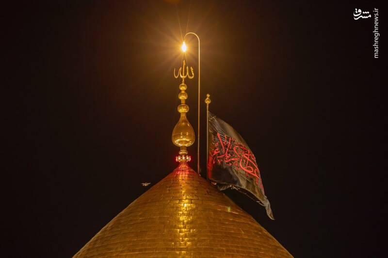 عکس/ مراسم تعویض پرچم حرمین کربلا در شب اول محرم ۱۴۴۶ ه.ق