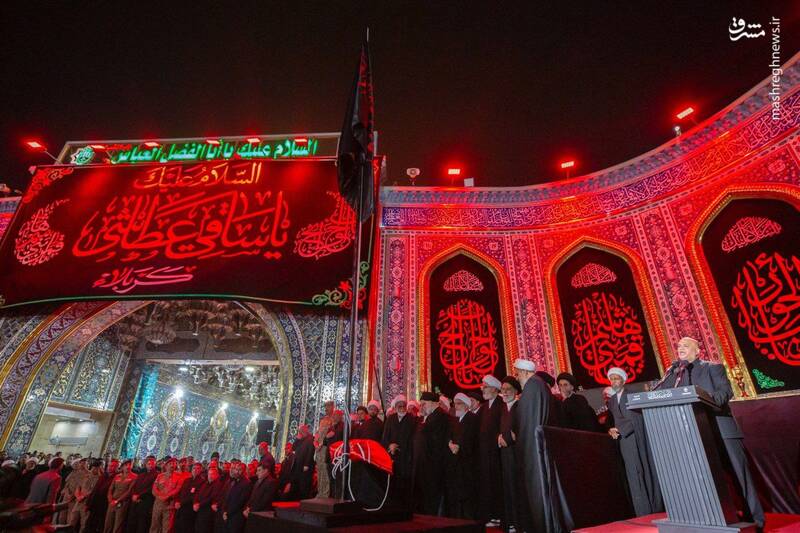 عکس/ مراسم تعویض پرچم حرمین کربلا در شب اول محرم ۱۴۴۶ ه.ق
