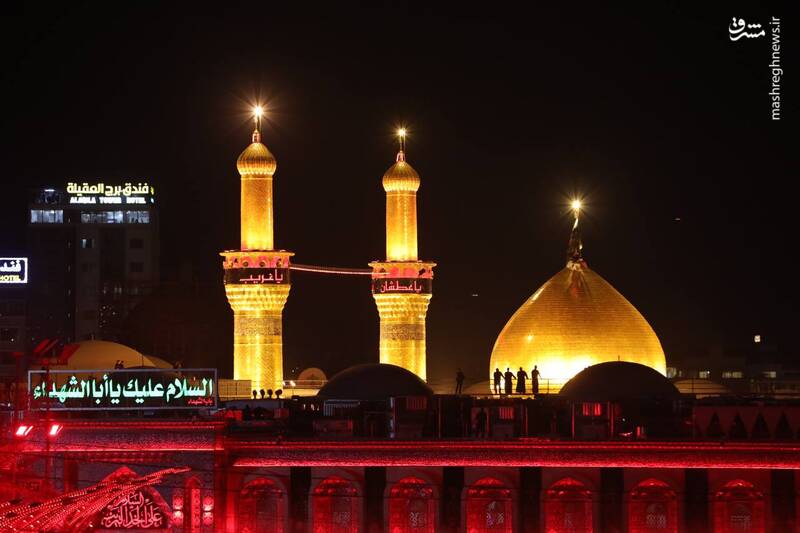 عکس/ مراسم تعویض پرچم حرمین کربلا در شب اول محرم ۱۴۴۶ ه.ق