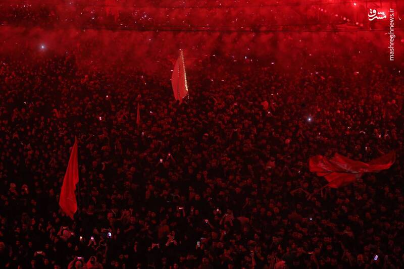 عکس/ مراسم تعویض پرچم حرمین کربلا در شب اول محرم ۱۴۴۶ ه.ق