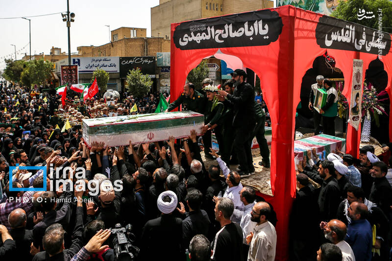 عکس/تشییع پیکر شهدای حملات رژیم صهیونیستی در قم