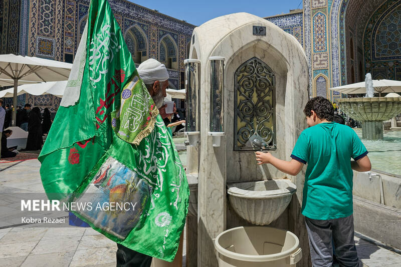بارگاه منور امام رضا(ع) در نخستین روز از ماه محرم