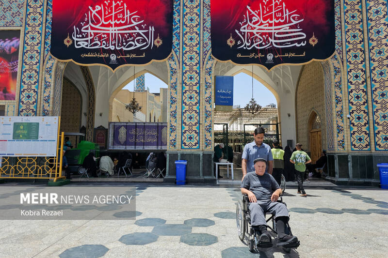 بارگاه منور امام رضا(ع) در نخستین روز از ماه محرم