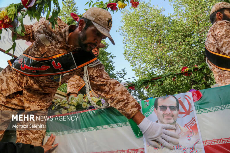 تشییع پیکر شهید دکتر «داوود شیروانی» پزشک زندان اوین