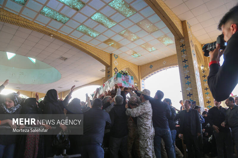 تشییع پیکر شهید دکتر «داوود شیروانی» پزشک زندان اوین