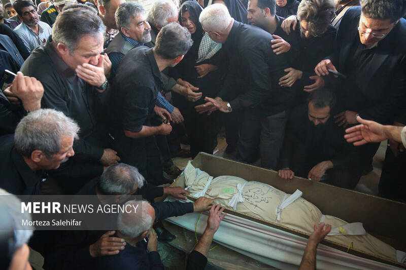 تشییع پیکر شهید دکتر «داوود شیروانی» پزشک زندان اوین