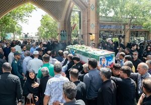 تشییع باشکوه شهدای اقتدار ایران؛ نماد وحدت و استکبارستیزی ملت / حضور رئیسجمهور در جمع حاضرین مراسم + عکس و فیلم