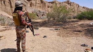 ۱۳ سرباز پاکستانی در حمله انتحاری نزدیک مرز افغانستان کشته شدند