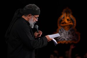 صوت/ شب سوم محرم ۱۴۰۴ با نوای حاج محمود کریمی