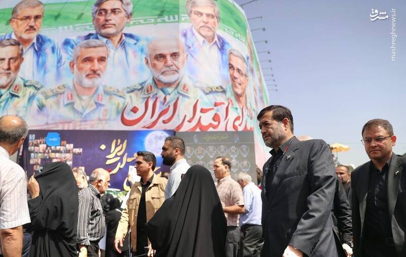 عکس / حضور شخصیتها در مراسم تشییع شهدای اقتدار ایران 17
