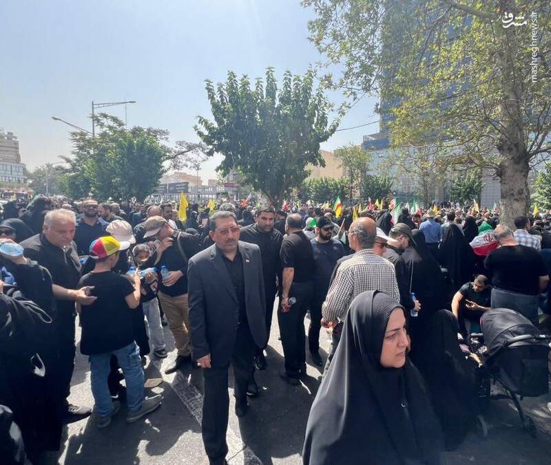عکس / حضور شخصیتها در مراسم تشییع شهدای اقتدار ایران 16