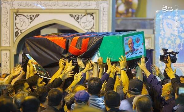 تدفین سپهبد شهید محمد باقری و همسر و دختر شهیدش+ عکس و فیلم