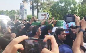 آیین تشییع سردار حاجی‌زاده در قطعه مدافعان حرم