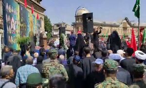 وداع مردم با پیکر شهید شادمانی در همدان