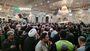 عکس/ تشییع پیکر شهید سلامی در حرم سیدالکریم