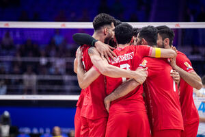 اتفاق عجیب برای تیم ملی؛ چرا روی پرچم ایران، برچسب زده شد؟